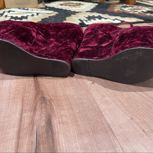 Beautiful rare burgundy wedge platforms - Picture 4 of 6